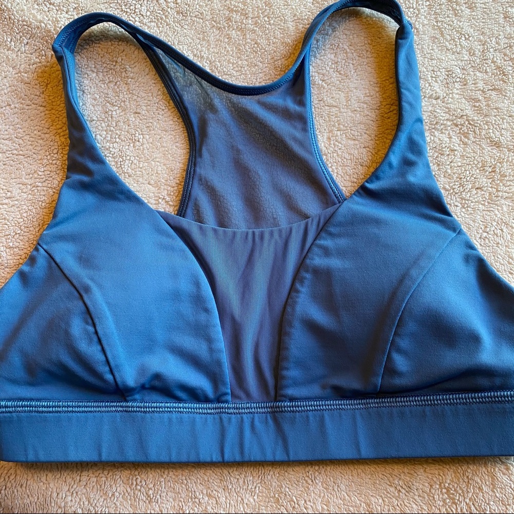 lululemon sz 6 mesh blue sports bra